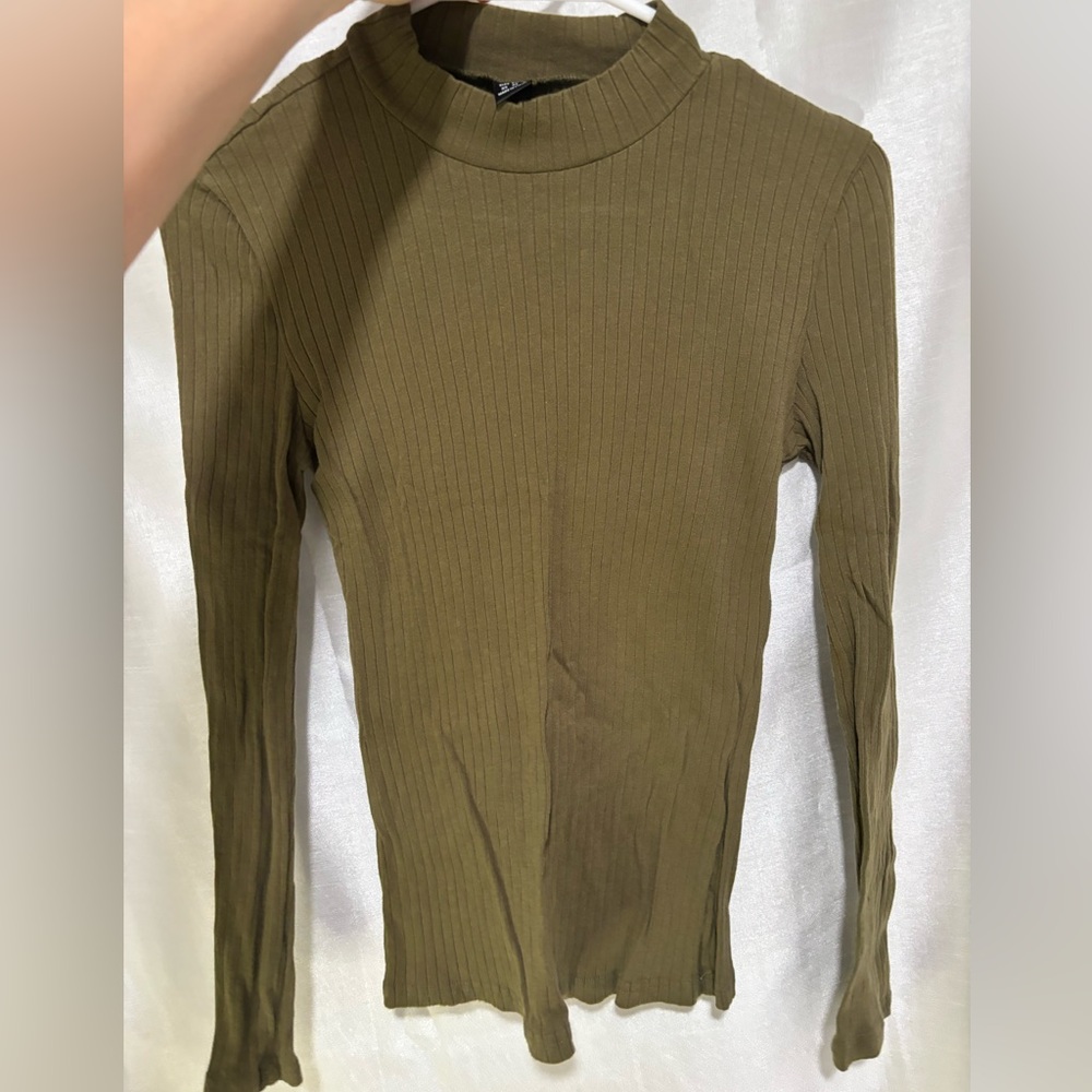 XS Army Green SHEIN sweater.